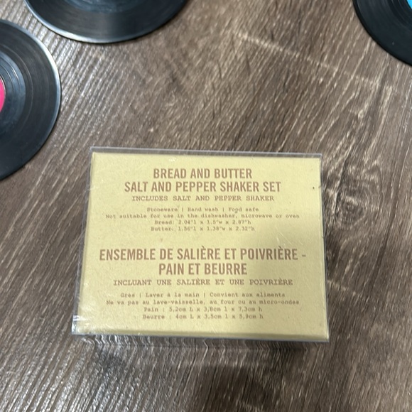 Bread And Butter Salt And Pepper Shaker Set - Picture 7 of 8